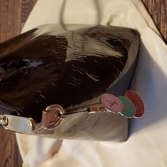 Louis Vuitton 3 Globe Logo Charm Multicolor - NWT - Picture 9 of 14